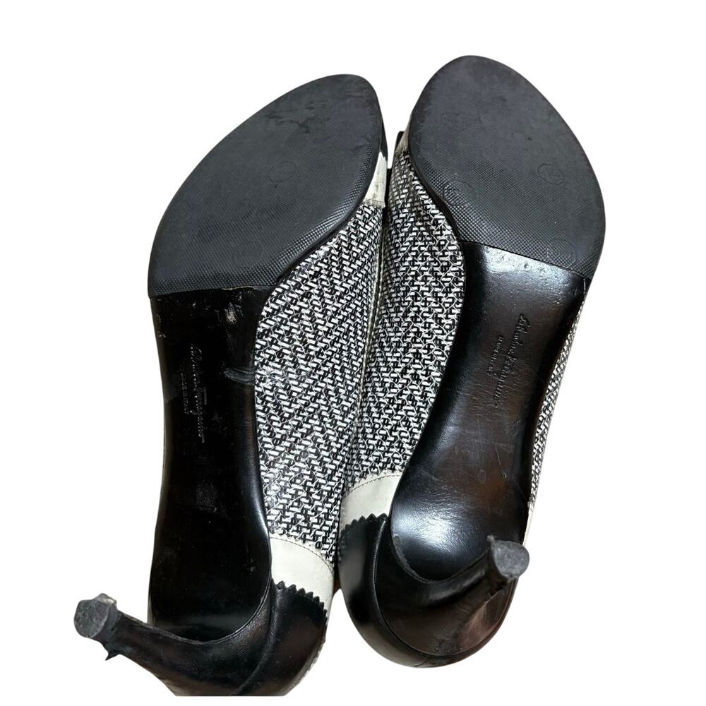 Salvatore Ferragamo Eloisa Bow Pumps Black Cream Woven 9B $1050 - Picture 3 of 10